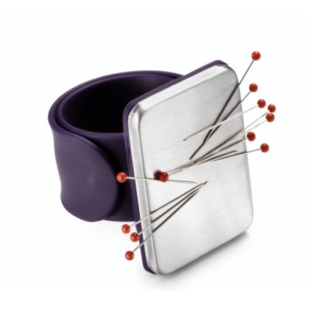 Магнітна голківниця на руку (фіолетова) 610282 фото №1