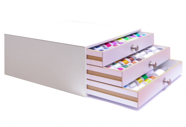 Набір вишивальних ниток Madeira Rayon (200 m) в скриньці 8180 W фото №1