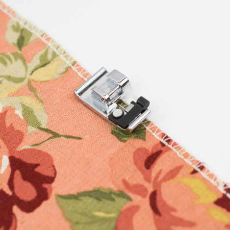 Лапка для оверлочного шва зі щіточкою Janome/Family 1132 фото №2