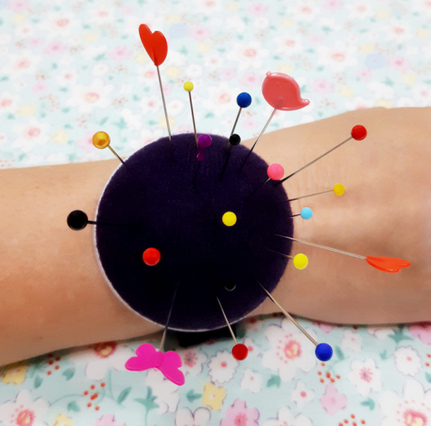 Голківниця на руку на липучці (фіолетова) 611340 фото №4