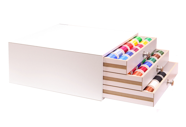 Набір вишивальних ниток Madeira Rayon (1000 m) в скриньці 8120 W фото №1