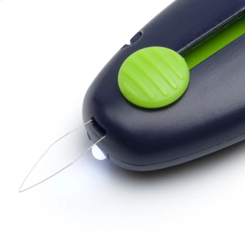 Нитковтягувач з LED підсвічуванням для ручних голок 611125 фото №2