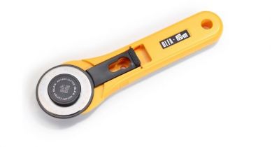 Килимки, ножі, лінійки, аксесуари для пэчворка 