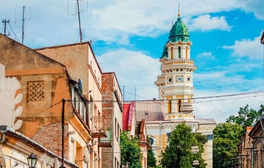 Де вигідно купити швейну машинку в Ужгороді?