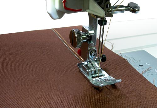 Шиття подвійною голкою, правила користування